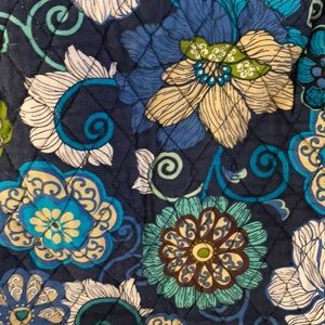 EUC Vera Bradley large duffle - Mod Floral Blue